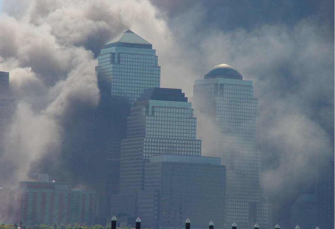 空军一号被劫持的电影,危机与荣耀的交织,空军一号危机,荣耀与劫难的交织时刻