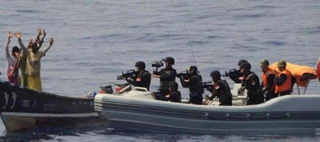 中国海军遭遇海盗拦截,挑战与应对,中国海军遭遇海盗拦截,挑战与应对策略