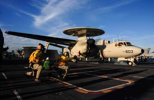 滑跃航母预警机，引领现代海战新篇章的空中先锋，滑跃航母预警机，现代海战空中先锋，引领新篇章