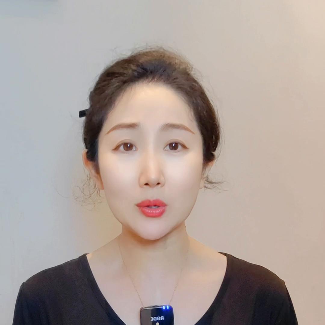 军事节目主持人金,声音与荣耀的象征,军事节目主持人金,声音背后的荣耀与传奇