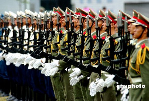 重温历史瞬间,2004年驻港部队阅兵训练视频,重温历史瞬间,驻港部队阅兵训练视频回顾(2004年)