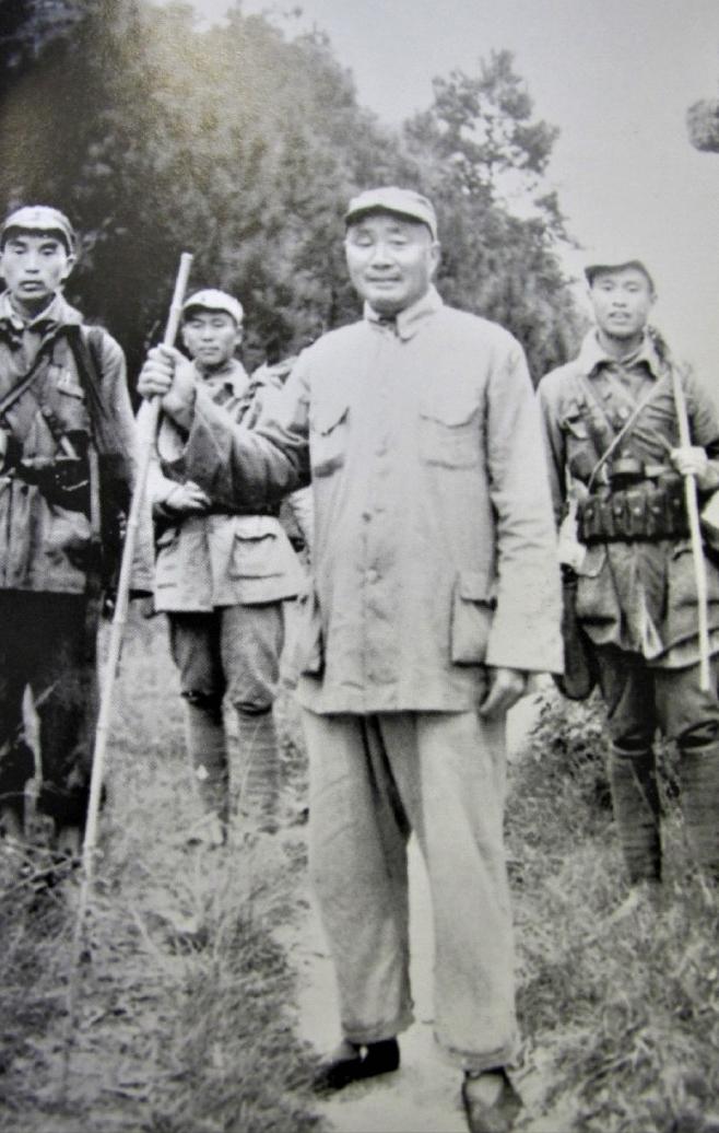 中国人民志愿军,司令员兼政治委员的卓越领导,中国人民志愿军司令员兼政治委员的卓越领导风范