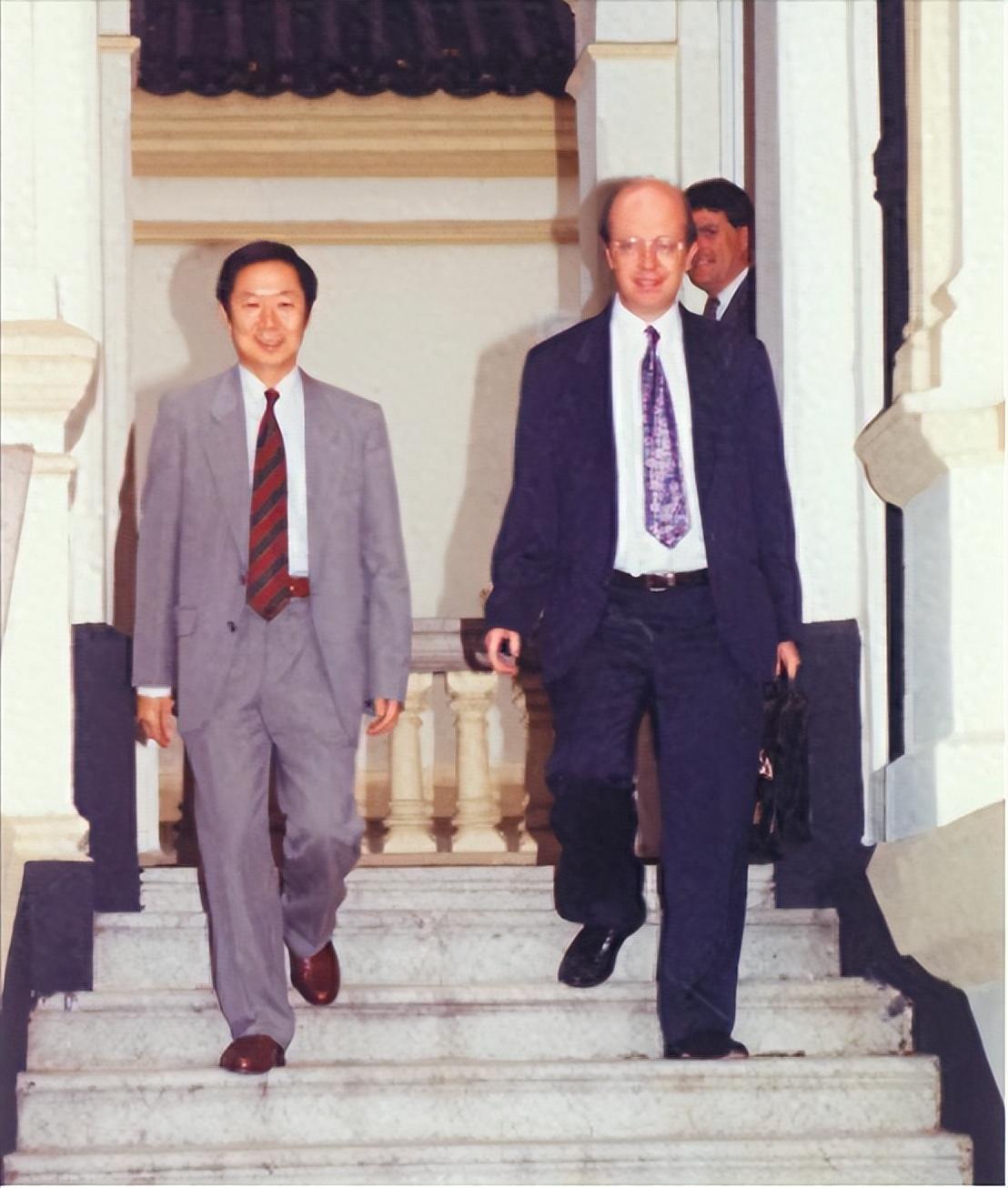 回顾历史,铭记时刻,驻港部队入港实况纪实,驻港部队入港实况纪实,历史时刻的铭记与回顾