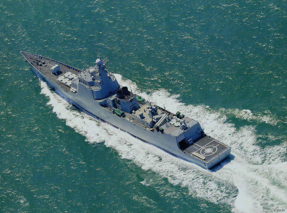 探索高清图片的世界,052C型导弹驱逐舰的细致展现,高清图片探索之旅,揭秘052C型导弹驱逐舰的细致风采