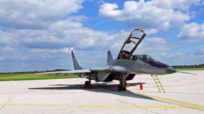 J25战斗机真实吗？——探究历史与现实之间的交汇点，J25战斗机，历史与现实的交汇点探究真实性