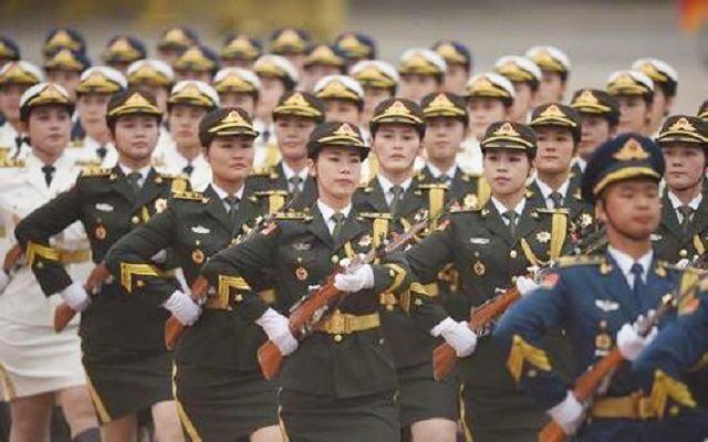 三军仪仗队女兵中队的程诚队长,三军仪仗队女兵中队队长程诚,巾帼不让须眉的领导力风采