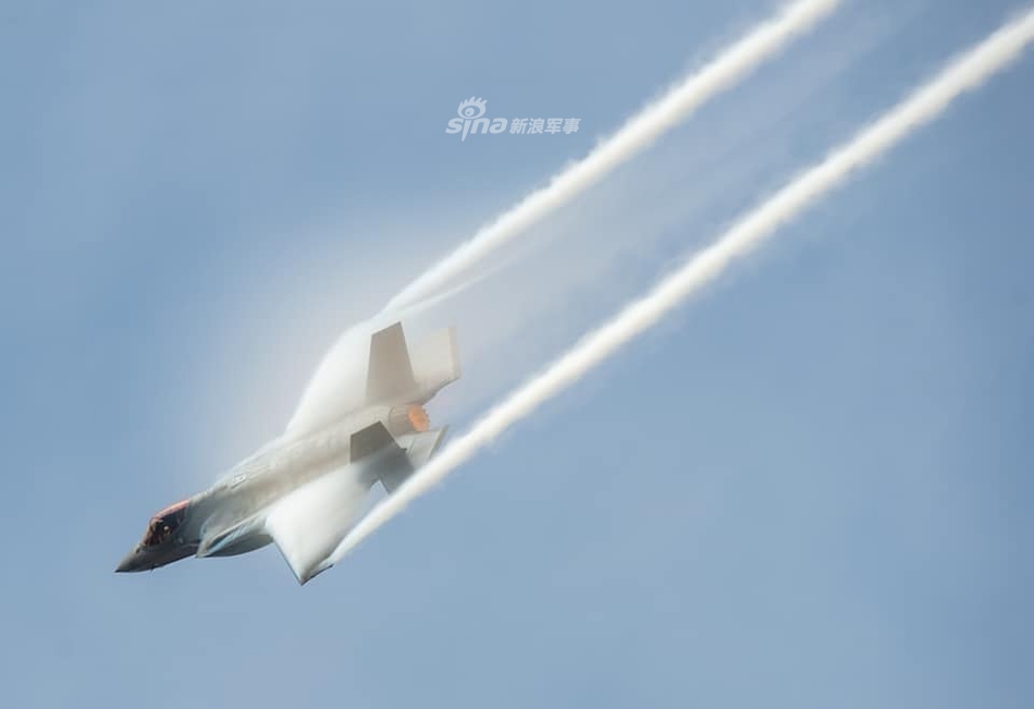 美军F-35战斗机飞行表演，速度与力量的完美展现，美军F-35战斗机飞行表演，速度与力量的极致展现