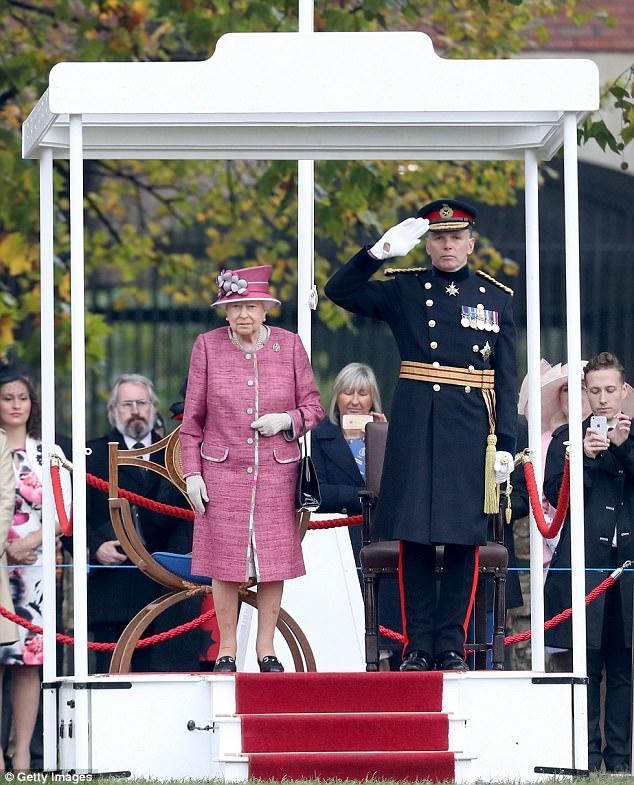 中国女兵仪仗队