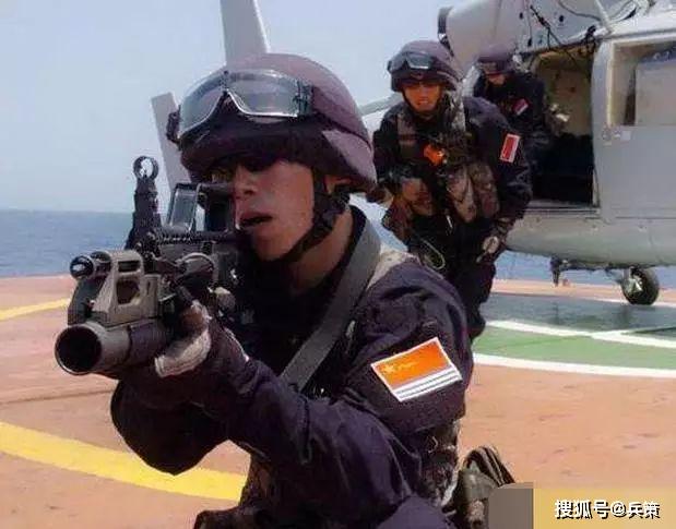 蛟龙突击队，执行撤侨任务的英勇之旅，蛟龙突击队撤侨任务英勇之旅