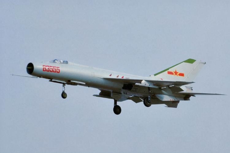 歼八奋飞感悟,壮志凌云,翱翔长空,歼八壮志凌云,长空翱翔的奋斗感悟