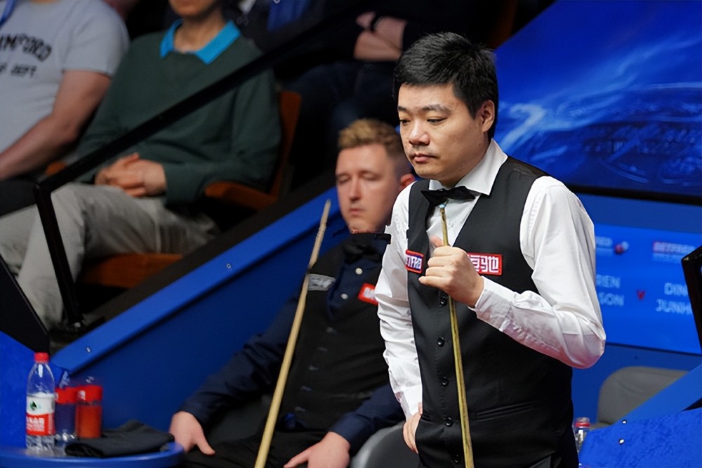 丁俊晖参加特别比赛,斯诺克的璀璨之星闪耀赛场,斯诺克璀璨之星丁俊晖闪耀赛场,参加特别比赛展现非凡实力