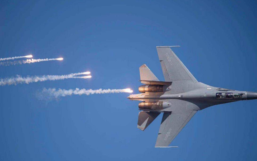 中国空军与美国空军,空中力量的对比与展望,中美空军空中力量对比与展望,中国空军与美国空军的较量与未来展望