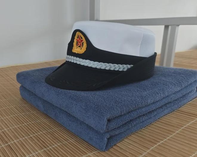 解放军军帽上的五角星,象征与荣耀,解放军军帽上的五角星,象征荣耀与使命