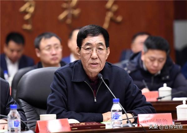 中央连夜宣布,重大决策引领国家迈向新高度,中央重大决策引领国家迈向新高度之夜宣布