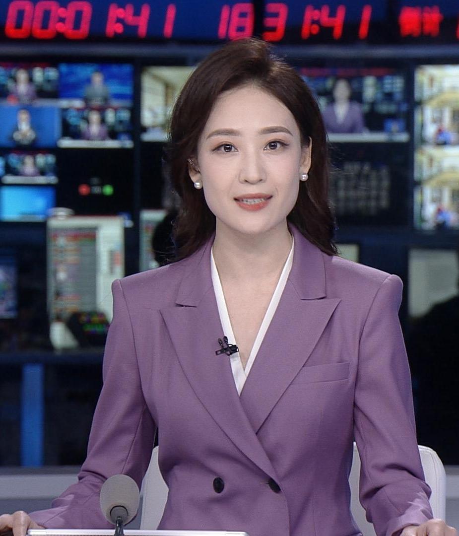 新闻综合频道女主持人,闪耀荧屏的佼佼者,新闻综合频道女主持人,荧屏上的璀璨明星