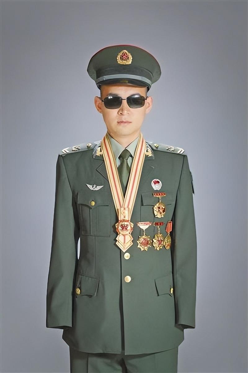 八一勋章获得者待遇,荣誉与尊崇并重,八一勋章获得者,荣誉与尊崇并重,待遇彰显尊崇