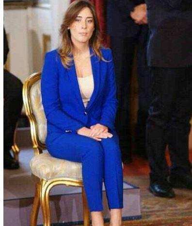 意大利女国防部长签字原图,揭示背后的故事与意义,意大利女国防部长签字背后的故事与深意揭秘