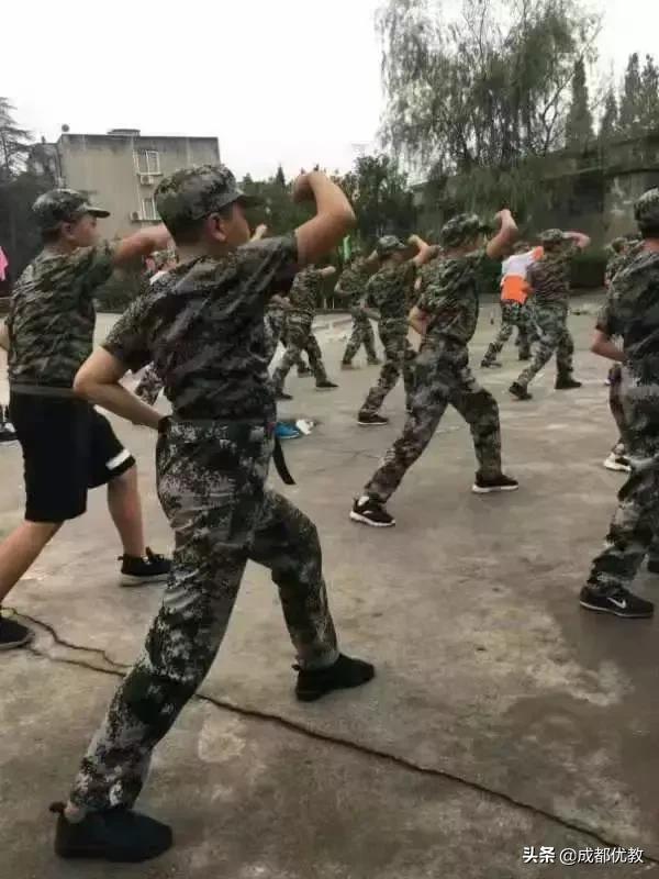 军训必备物品清单,百件精选,助你顺利度过军训时光,军训必备物品清单,百款精选助你轻松应对军训挑战