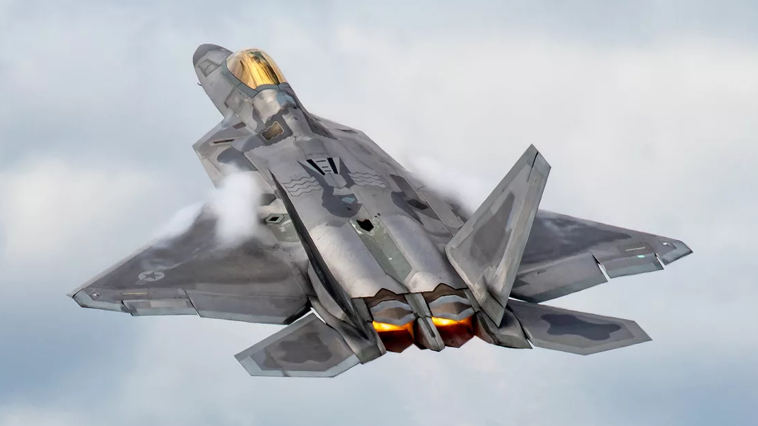 第五代战斗机是谁,未来空中霸主揭秘,揭秘第五代战斗机,未来空中霸主探秘之旅