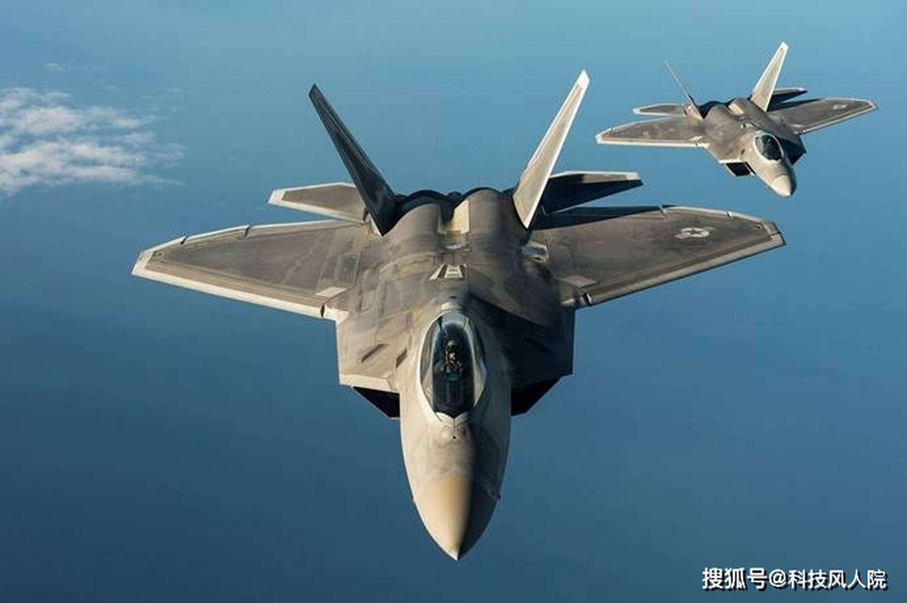 第五代战斗机是谁,未来空中霸主揭秘,揭秘第五代战斗机,未来空中霸主探秘之旅