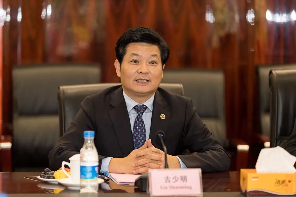 王中王一平特一肖,探寻卓越之路,王中王一平特一肖,卓越之路的探寻