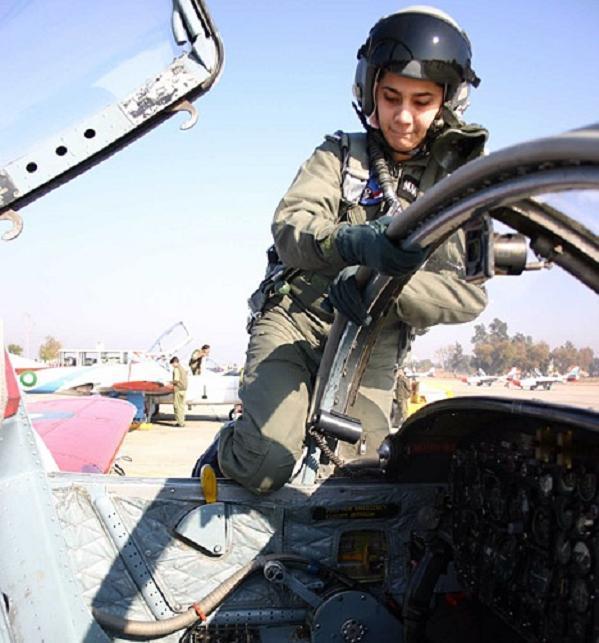 七十年代中国空军的战机,历史演变与战略价值,七十年代中国空军战机,历史演变与战略价值概览