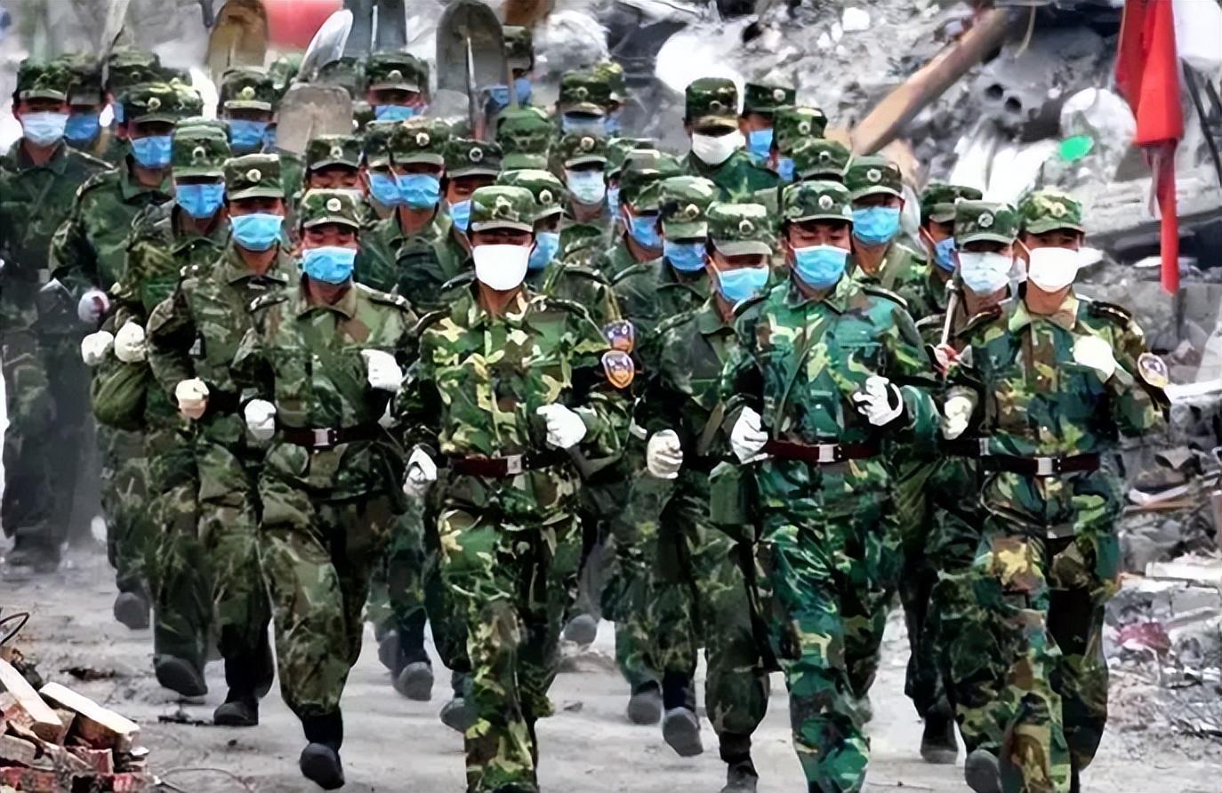 揭秘空降兵第十五军,英勇形象的图片展示,揭秘第十五军空降兵,英勇形象图片展示