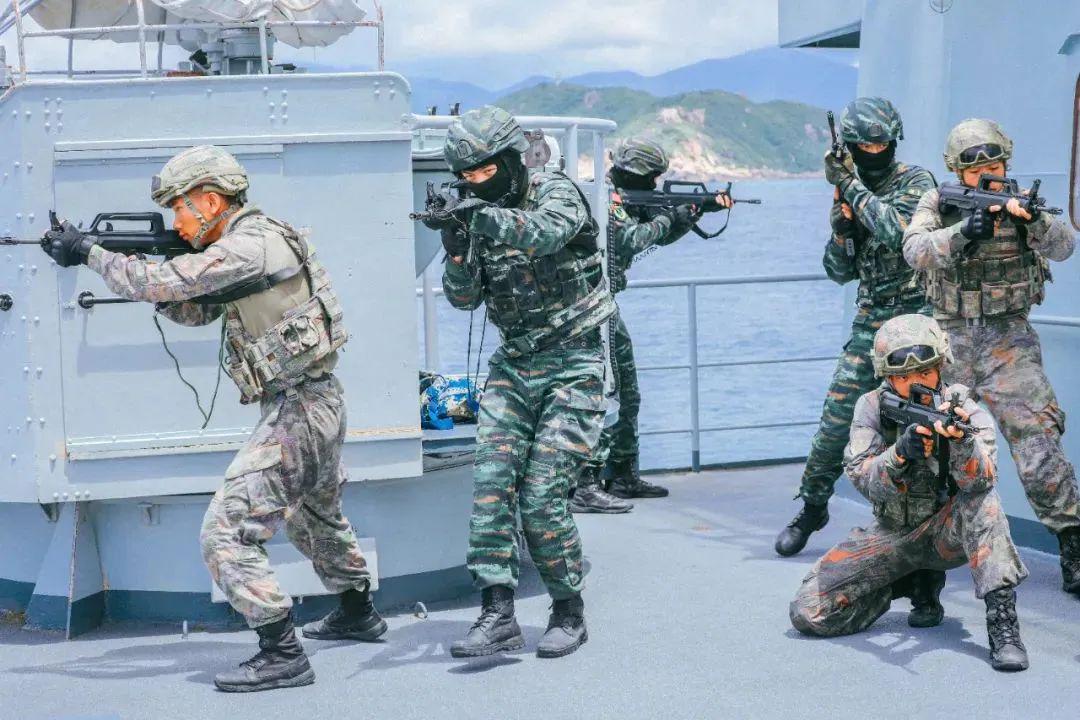 武警城市星空迷彩,守护城市的独特风景线,武警城市星空迷彩,守护城市的独特风景线风采