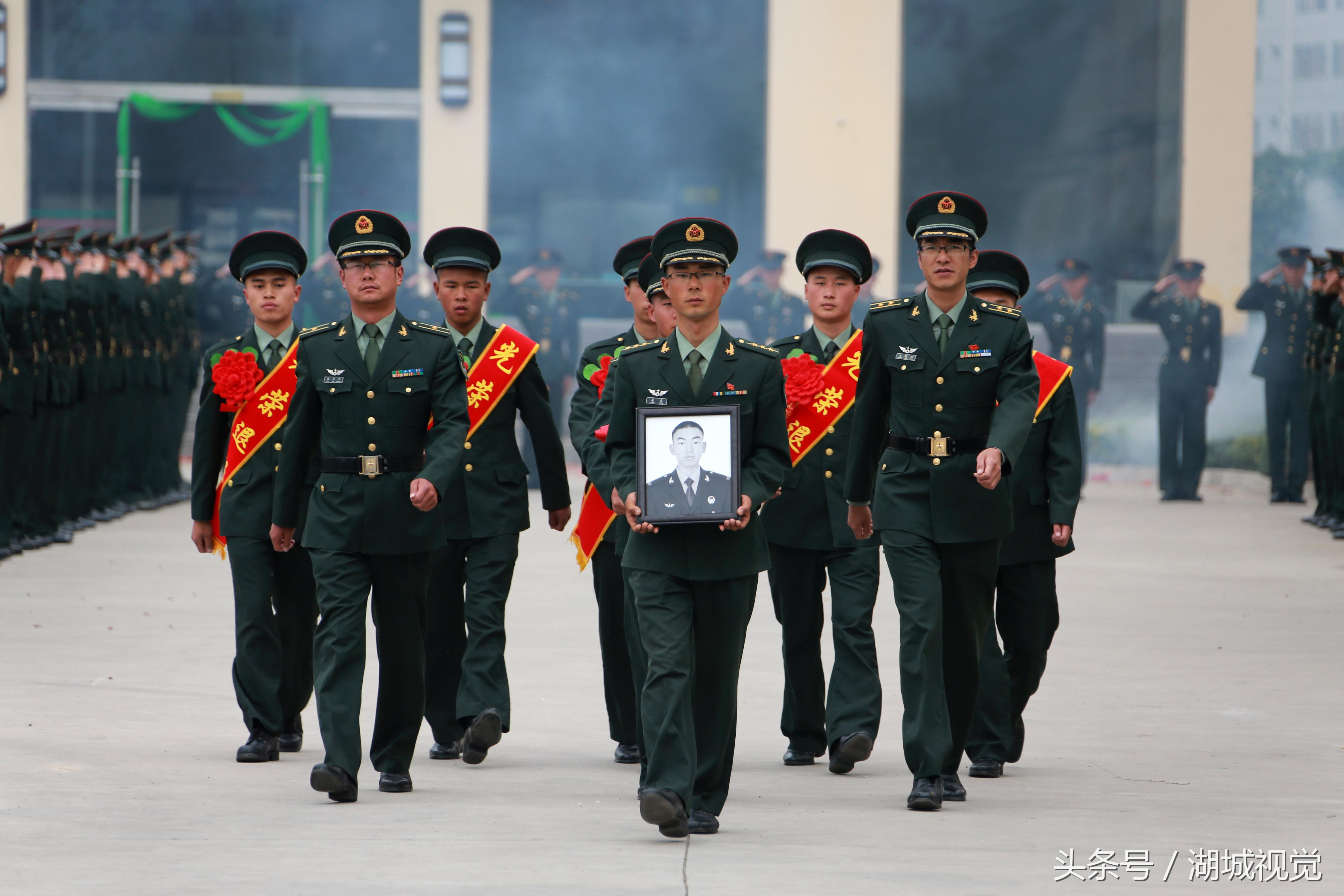 杨磊少将，在第十二集团军展现领导力与担当，杨磊少将展现领导力与担当，第十二集团军之光
