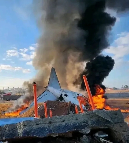 歼8战斗机灭火,英勇无畏的空中卫士,歼8战斗机灭火,英勇无畏的空中卫士风采