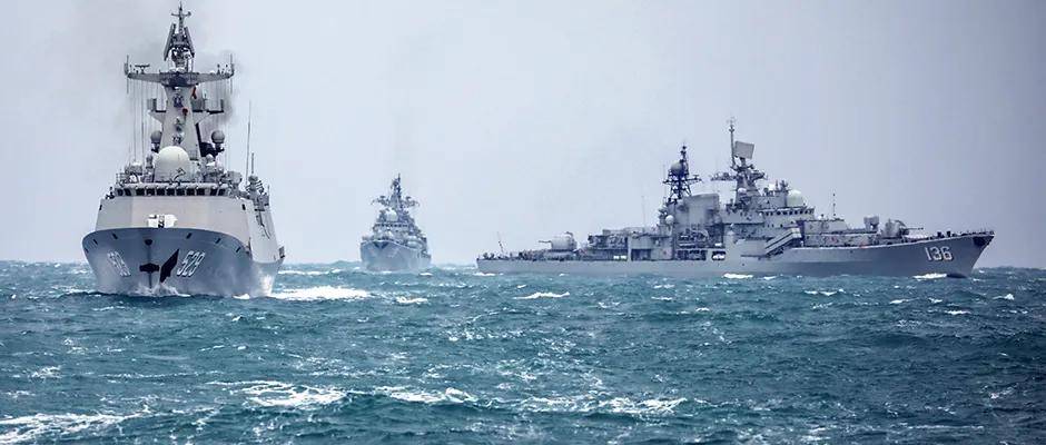 关于055驱逐舰被空军欺负的探讨,空军与海军博弈,探讨055驱逐舰遭遇的挑战与应对之道