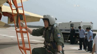 中国舰载机试飞员的五人传奇,中国舰载机试飞员的五人传奇故事