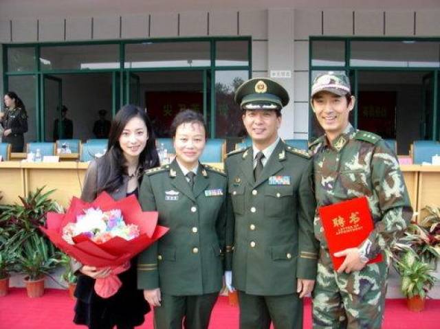 丁晓兵妻子是否电影里的人物,现实与虚构的交织,丁晓兵妻子,现实与虚构的交融,电影人物还是真实人生?