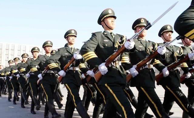 三军仪仗队图片真实,展现荣耀与威严,三军仪仗队风采展示,荣耀与威严的震撼瞬间图片集