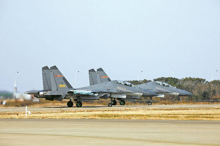 歼-16并非仅是空优机的多维角色展现,歼-16多维角色展现,超越空优机的实力展现