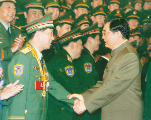 丁晓兵的婚礼，一场别样的浪漫仪式，丁晓兵别样婚礼，浪漫仪式缔造永恒誓言