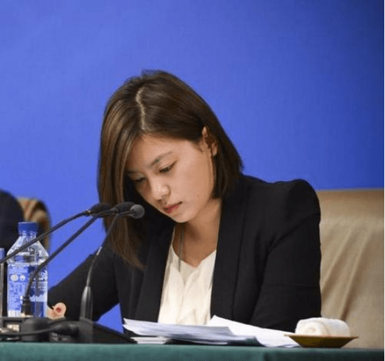 丁晶的丈夫汪晓照片,揭秘背后的故事,丁晶丈夫汪晓照片背后的故事揭秘