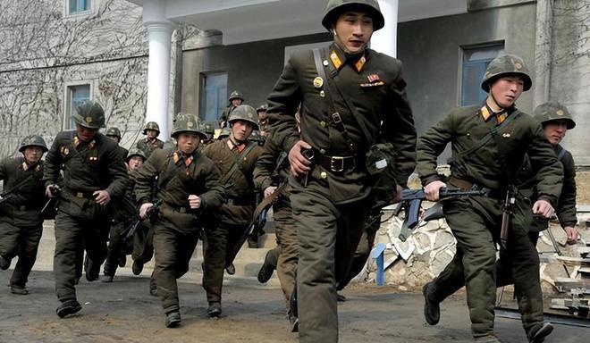 海军杜新立与叛徒的较量,忠诚与背叛的较量,海军杜新立,忠诚与背叛的较量之战叛徒对决