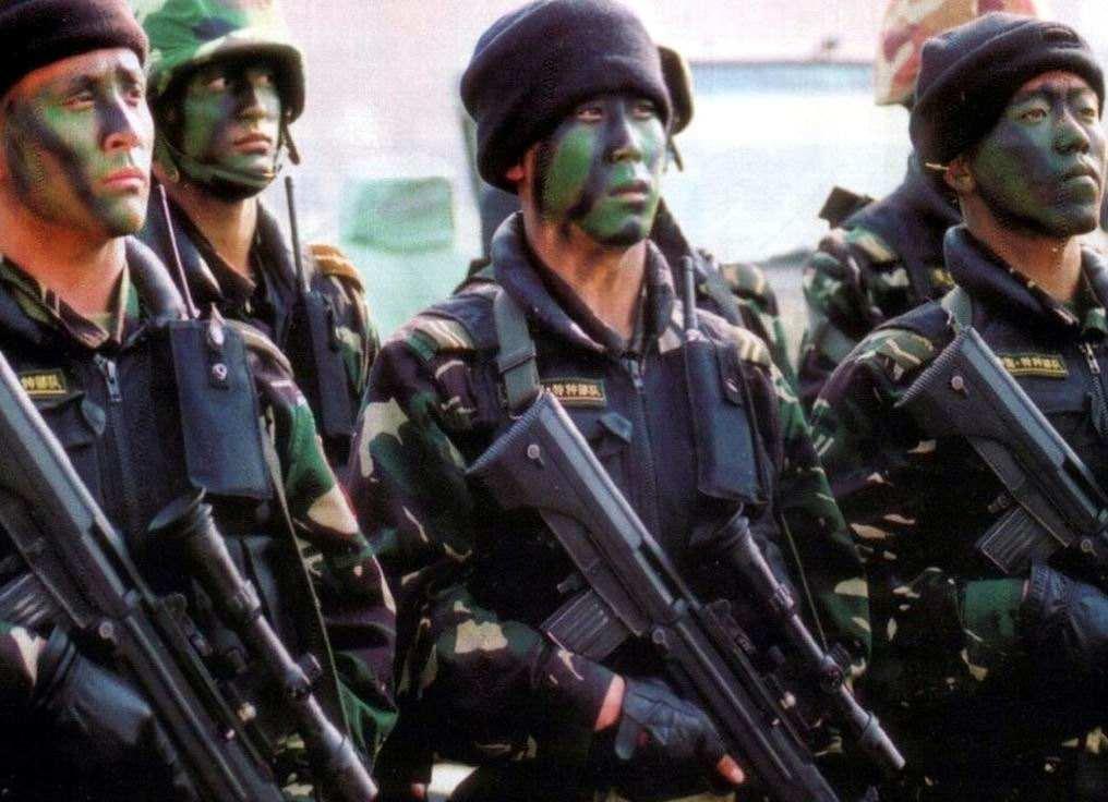 蛟龙突击队与海豹突击队，巴西军演中的巅峰对决，巴西军演亮点，蛟龙突击队与海豹突击队的巅峰对决