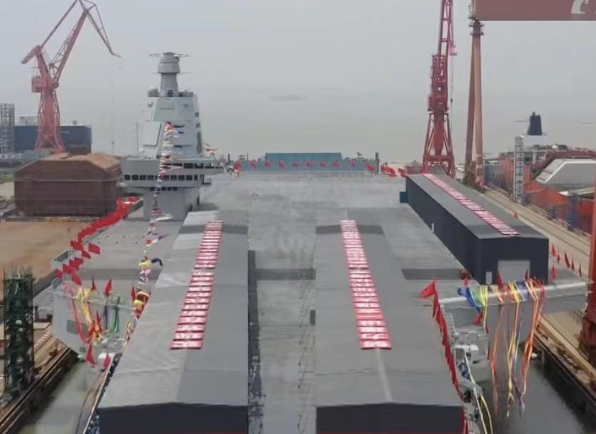 航母下水后的舾装工作,关键步骤与重要性,航母下水后的舾装工作,关键步骤与重要性解析