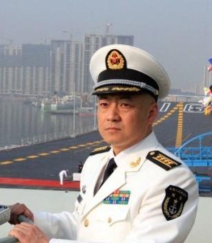 辽宁舰舰长的故事，荣耀与使命的交响，辽宁舰舰长，荣耀与使命的交响乐章