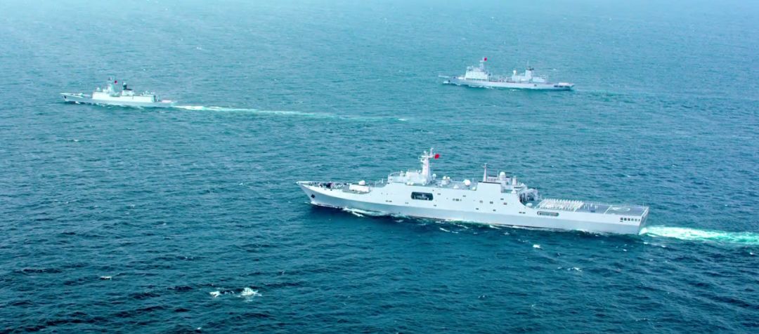 红海行动中的军舰,是借来的还是国家实力的象征?,红海行动军舰,国家实力的象征还是借来的荣光?