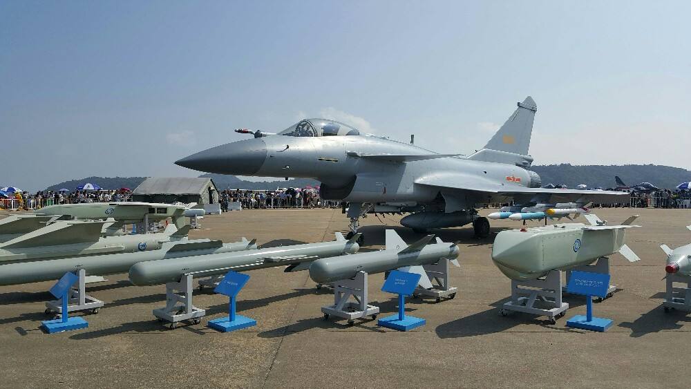 歼-10战斗机的先进程度,中国航空工业的骄傲,歼-10战斗机的卓越性能,中国航空工业的骄傲标杆