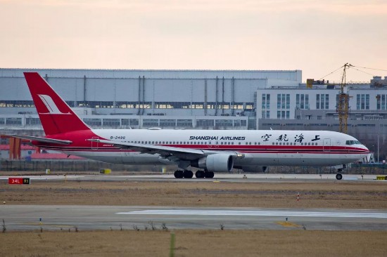 中国空军一号波音767，空中力量的骄傲，中国空军一号波音767，空中力量的荣耀代表