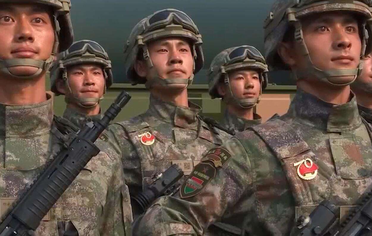 星空迷彩军装，荣耀与力量的象征，星空迷彩军装，荣耀与力量的交汇点