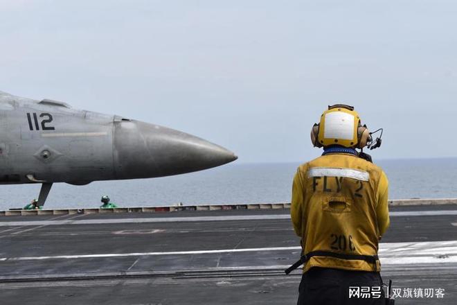 航空母舰指挥官，职责、技能与挑战，航空母舰指挥官，职责、技能及面临的挑战