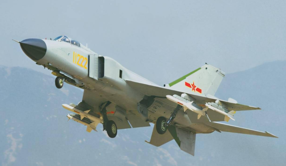 歼-12战斗机带的导弹类型及其特点,歼-12战斗机携带导弹类型与特点解析