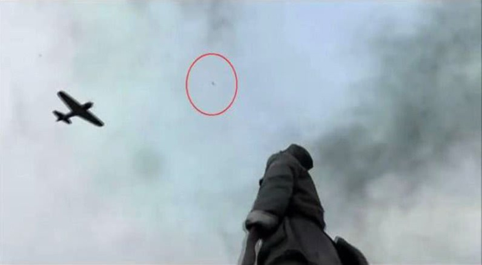 亮剑精神与裤裆里藏手榴弹的启示，亮剑精神与手榴弹启示，勇气与策略的较量