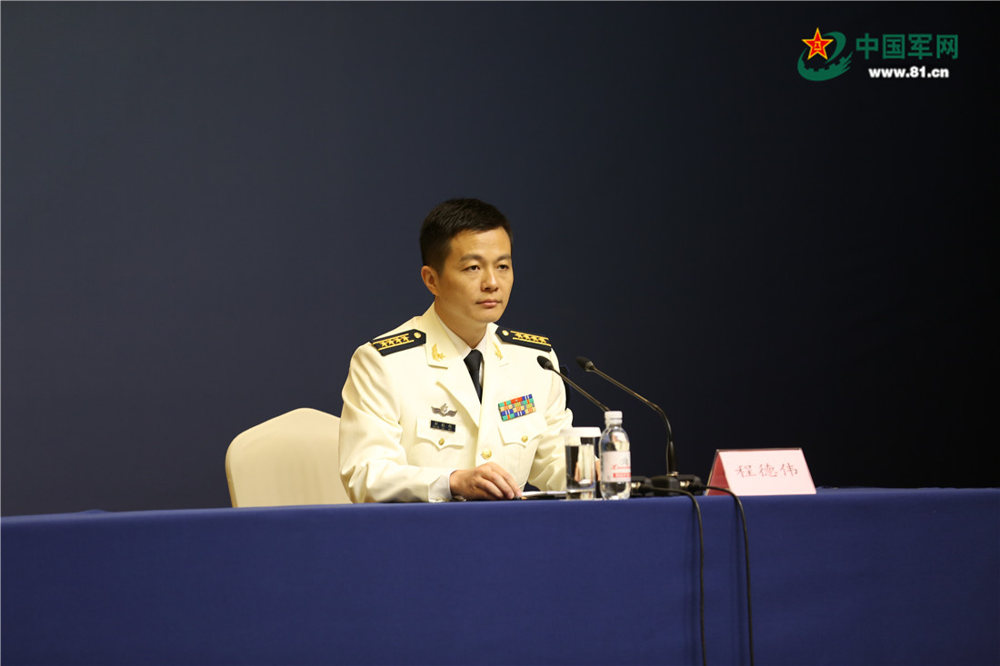 最近特火的海军大校发言人，塑造新时代的军事形象代言人，海军大校发言人塑造新时代军事形象代言人风采