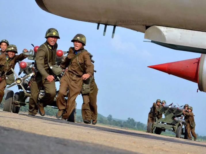 歼-10C最新战斗机,中国空军的崭新利剑,中国空军新利器,歼-10C最新战斗机亮相,展现强大战力